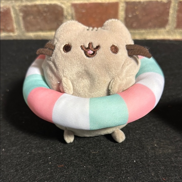 Pusheen Exclusive Box Set Collection - Picture 5 of 10